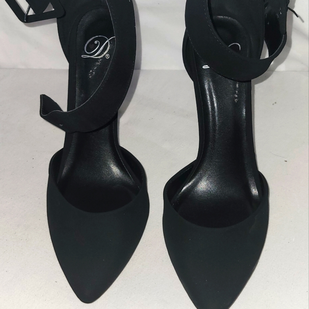 Anklestraps - Picture 5 of 5